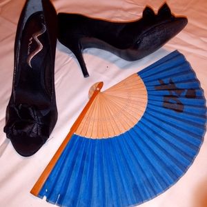 Nina black satin peep-toe pumps excellent cond